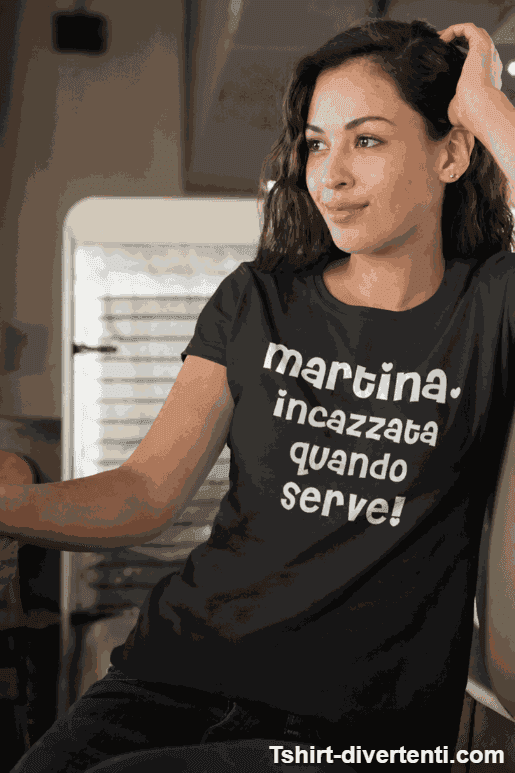 Maglietta divertente incazzata con nome a scelta