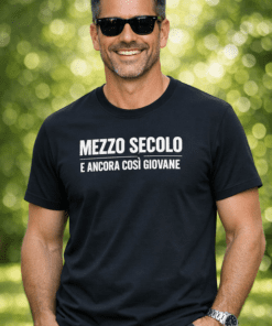 Maglietta divertente Mezzo secolo e ancora così giovane