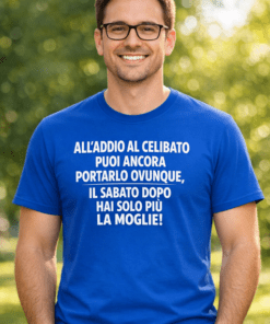 Maglietta divertente addio al celibato: “Qui si può ancora… poi solo la moglie!”