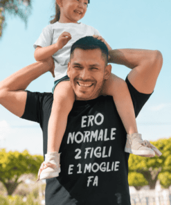 Maglietta divertente ero normale 2 figli fa