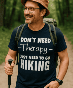 Maglietta divertente hiking therapy