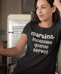 Maglietta divertente incazzata con nome a scelta