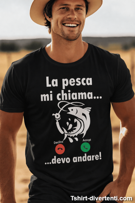 Maglietta divertente la pesca mi chiama