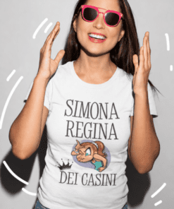 Maglietta divertente regina dei casini con nome a scelta