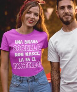 Maglietta divertente una brava sorella non nasce